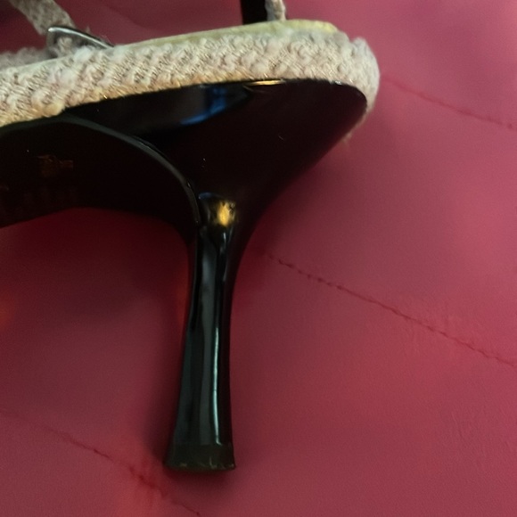 Baby pink sling back heels with pointed toes - Picture 6 of 9